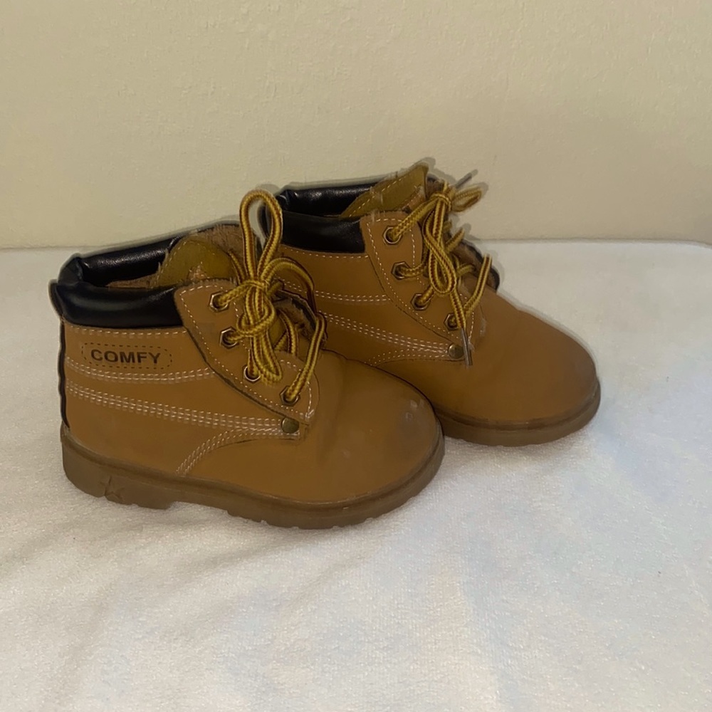Litttle boys boots